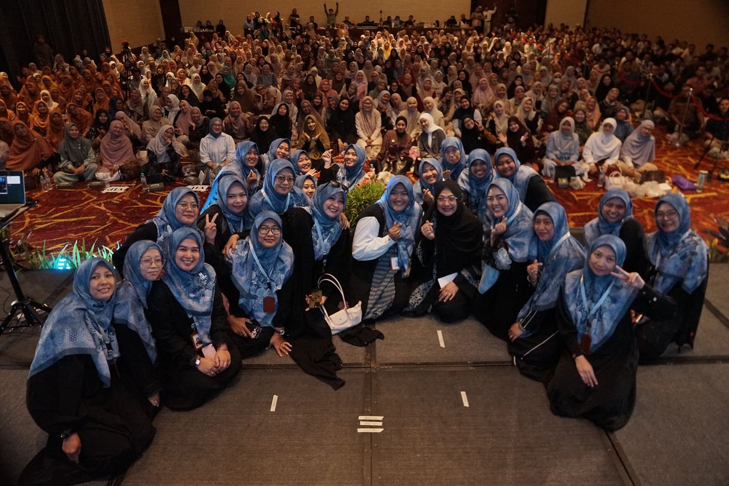 Foto bersama peserta setelah acara
